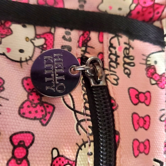 Hello Kitty Shoulder Bag - Picture 2 of 12
